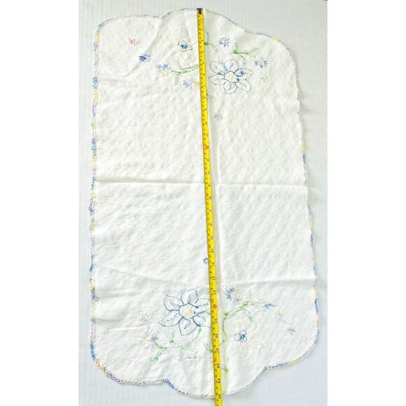 Vintage Embroidered Dresser Scarf Floral Crochet Edge 30x16” Cottage Granny Core - Picture 9 of 10